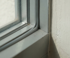 Герметики для оконных блоков: какими они должны быть