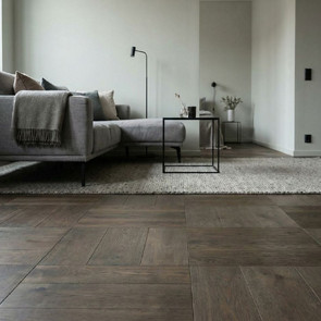 Шлифовка дымчатого дубового паркета в лофт-интерьере