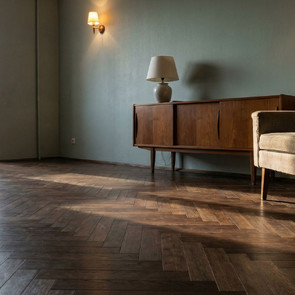 Шлифовка паркета французская ёлочка в минималистичном интерьере