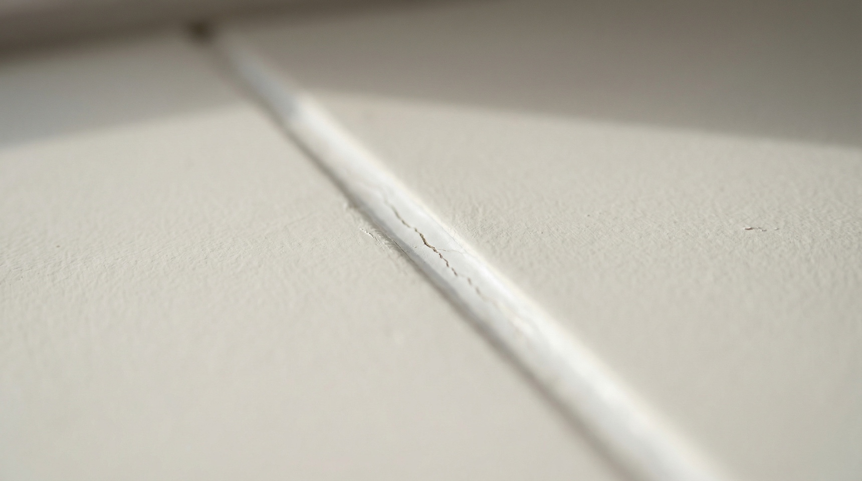 Трещина шва